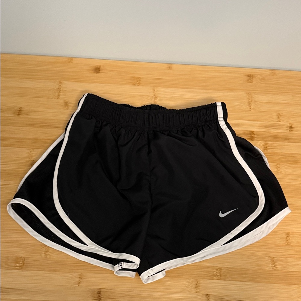 Nike Women's Size Extra Small XS Dri-Fit Black and White Athletic Running Shorts
